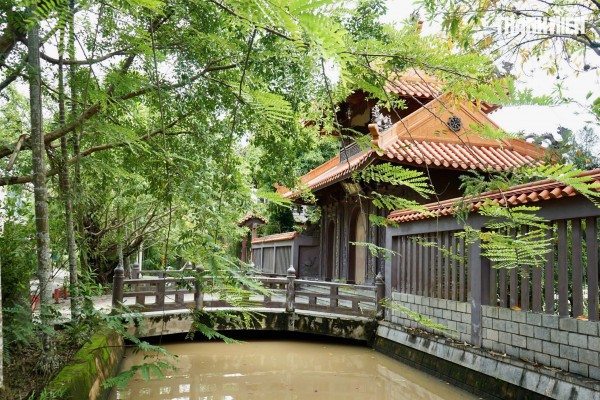 Bên trong chùa cổ gần 200 năm ở Đồng Tháp