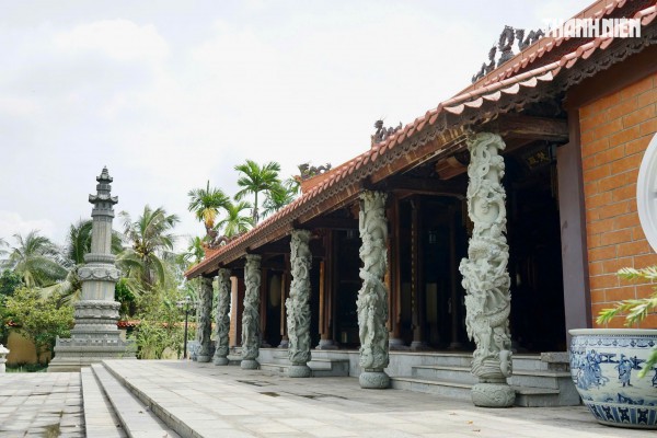 Bên trong chùa cổ gần 200 năm ở Đồng Tháp
