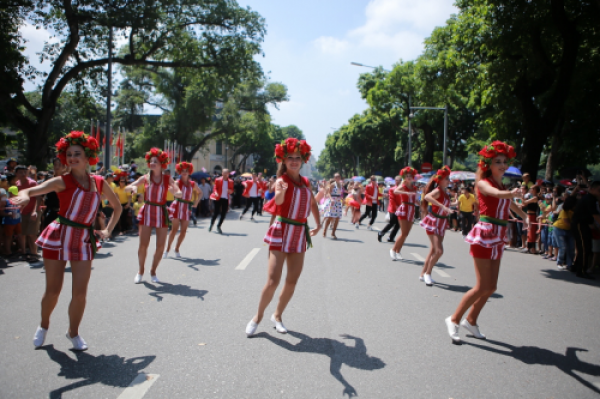 Carnival đường phố mở màn Lễ hội Du lịch biển Sầm Sơn 2019