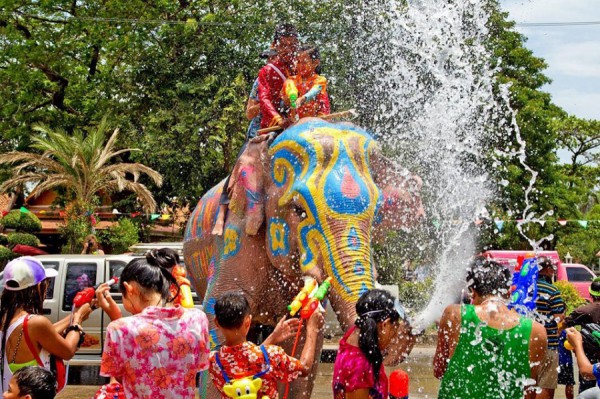 Hướng dẫn, kinh nghiệm du lịch Thái Lan dự lễ hội té nước
