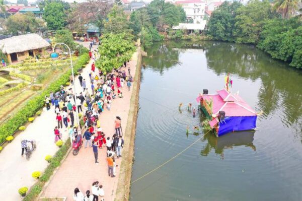 Trải nghiệm làm nông dân ở Đường Lâm ngày càng thu hút du khách