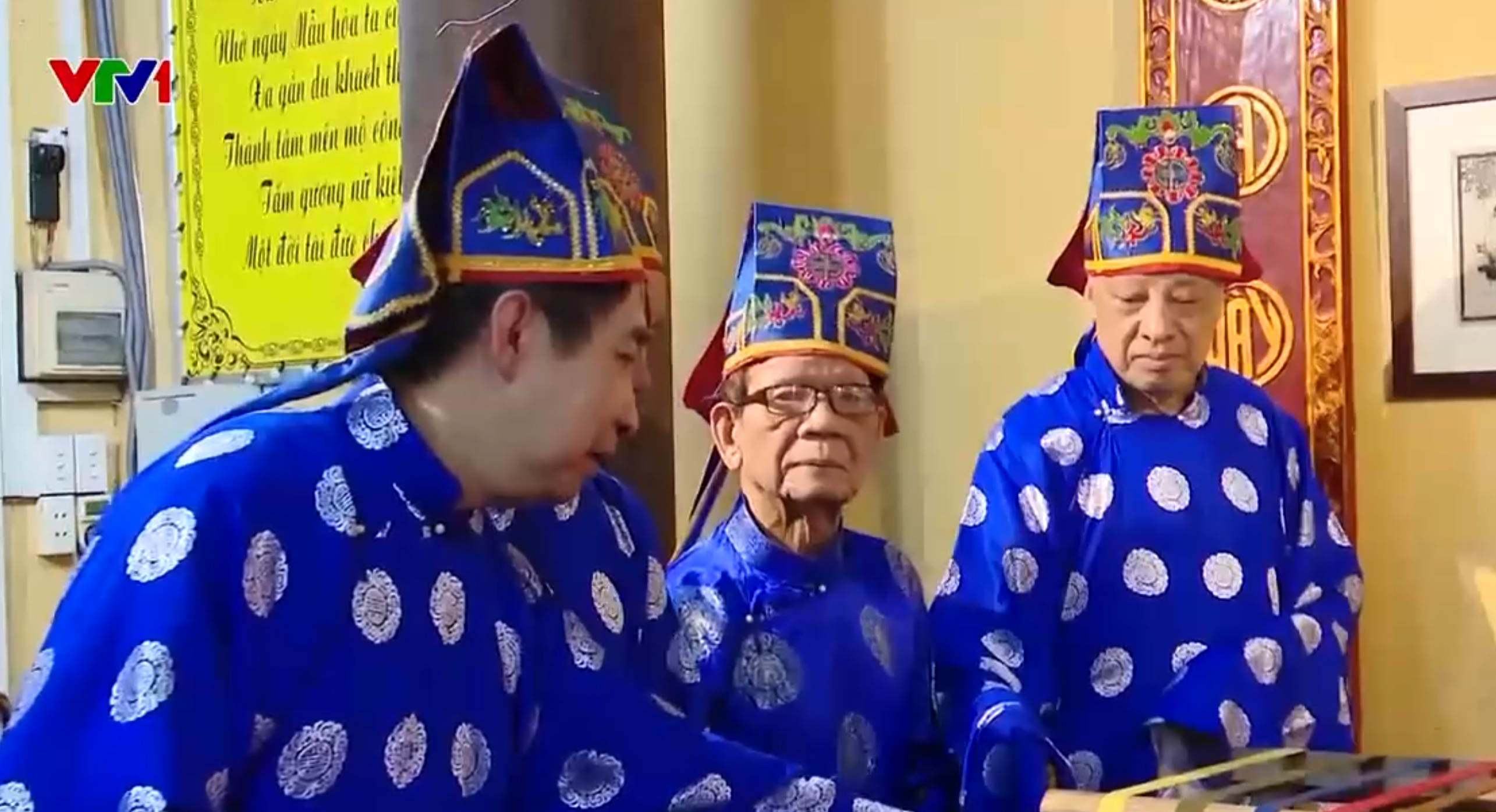 Trải nghiệm lịch sử với tour khám phá các ngôi đình trong phố cổ