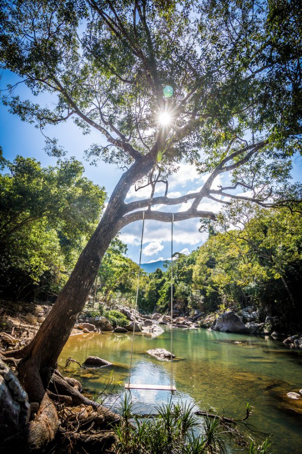 Trekking xuyên rừng, ngâm mình trong làn nước suối tại Ba Hồ, Khánh Hòa