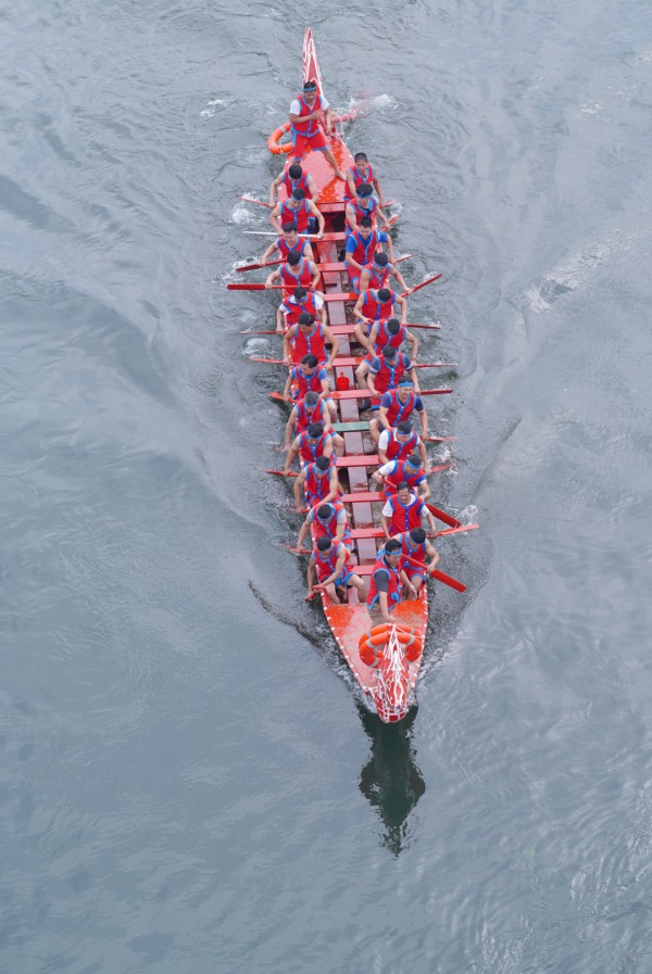 Tuyên Quang: Sôi nổi lễ hội đua thuyền trên sông Lô đầu năm mới