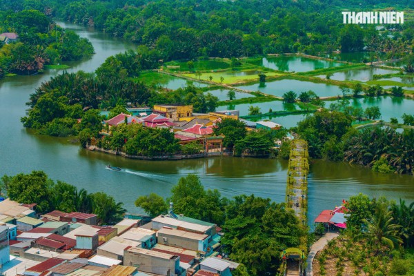Đình cổ hơn 150 năm 
