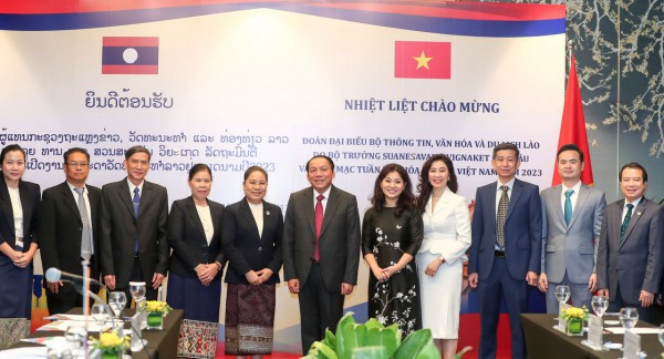 Thúc đẩy hợp tác giao lưu văn hóa du lịch Việt Nam - Lào