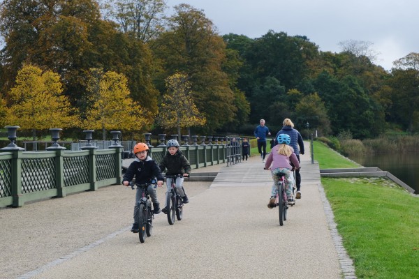 Bay thẳng tới xứ sở chuyện cổ tích Andersen