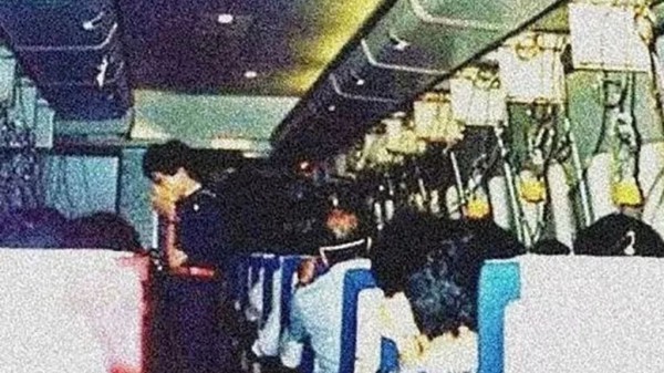 Bức ảnh ám ảnh trong vụ tai nạn máy bay 