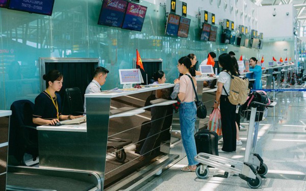 Các hãng bay Việt tạm 