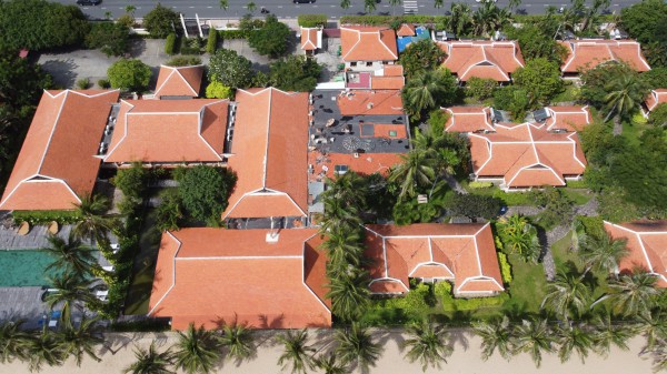 Cận cảnh resort Ana Mandara chắn biển Nha Trang trước di dời, để người dân tắm biển thoải mái