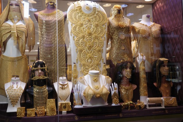 Chợ vàng Dubai tấp nập khách du lịch