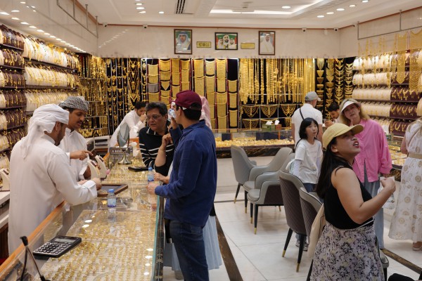 Chợ vàng Dubai tấp nập khách du lịch