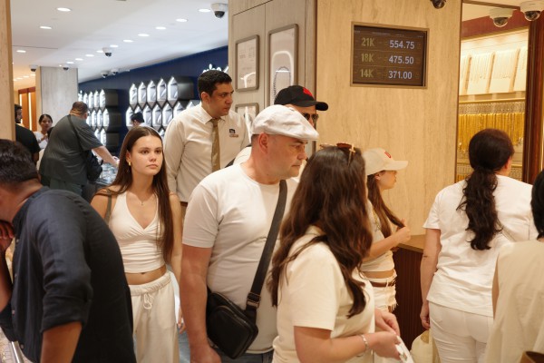 Chợ vàng Dubai tấp nập khách du lịch