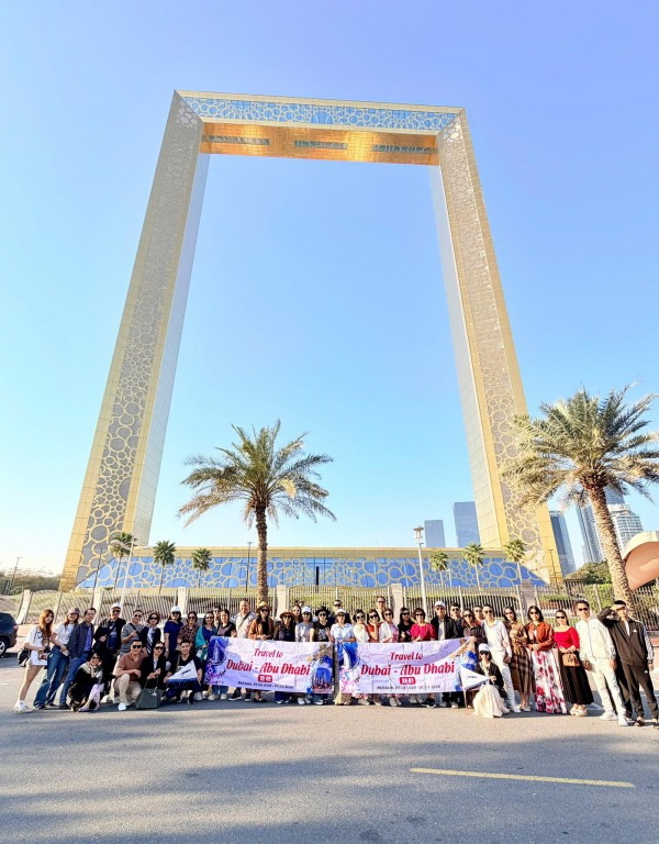 Doanh nghiệp làm việc xuyên đêm đưa khách Việt từ Dubai trở về nước