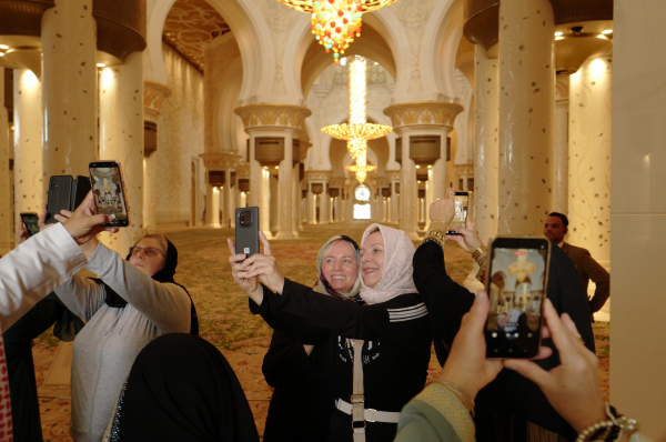 Du khách Việt ngỡ ngàng bước vào 