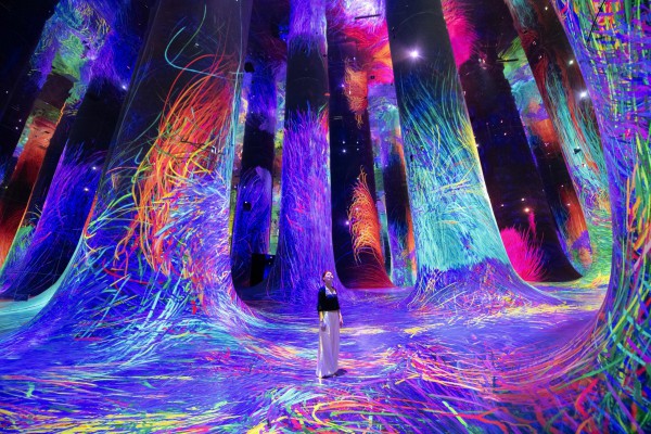 Du khách Việt ngỡ ngàng bước vào 