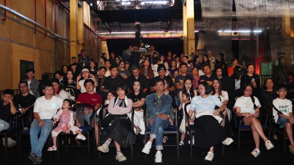 Du khách đổ về xem biểu diễn thực cảnh tại nhà máy chè cổ 1927