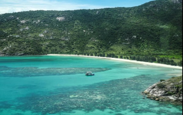 Du khách qua đời sau khi bị du thuyền bỏ rơi trên đảo Du khách qua đời sau khi bị du thuyền bỏ rơi trên đảo