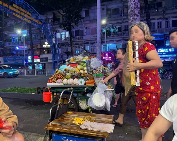 Du khách vẫn khổ vì ăn xin, hàng rong