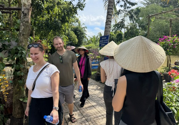 Du lịch cần làm gì để cán đích 25 triệu lượt khách quốc tế ? Du lịch cần làm gì để cán đích 25 triệu lượt khách quốc tế ?