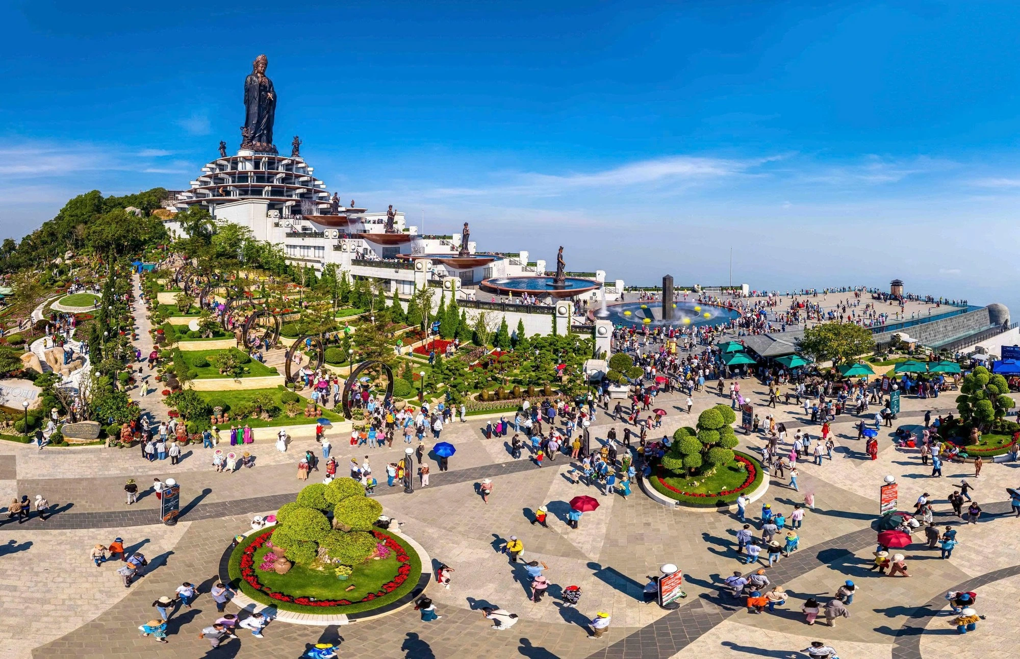 Hơn 12,5 triệu khách Việt du xuân, nhiều địa phương đạt doanh thu nghìn tỉ Hơn 12,5 triệu khách Việt du xuân, nhiều địa phương đạt doanh thu nghìn tỉ