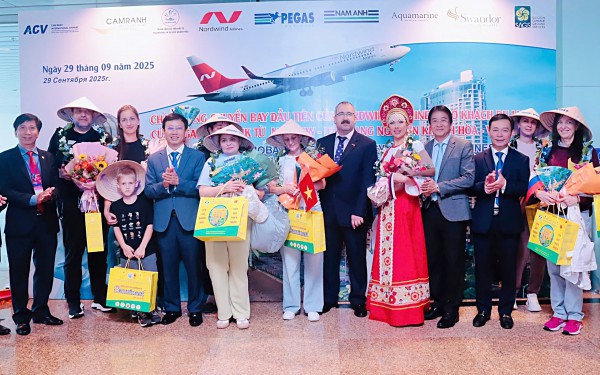 Hơn 30 chuyến bay đưa khách Nga đến Khánh Hòa mỗi tuần, du lịch khởi sắc Hơn 30 chuyến bay đưa khách Nga đến Khánh Hòa mỗi tuần, du lịch khởi sắc