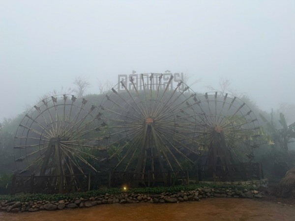 Mây săn người trên đỉnh Fansipan