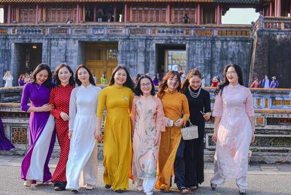 Những Những