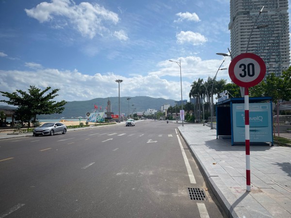 Phố biển Quy Nhơn hạn chế tốc độ 30 km/giờ để phát triển du lịch Phố biển Quy Nhơn hạn chế tốc độ 30 km/giờ để phát triển du lịch