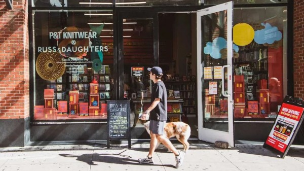 Phố đêm ở quận 4 cũ bất ngờ vào top 10 con đường hấp dẫn nhất thế giới