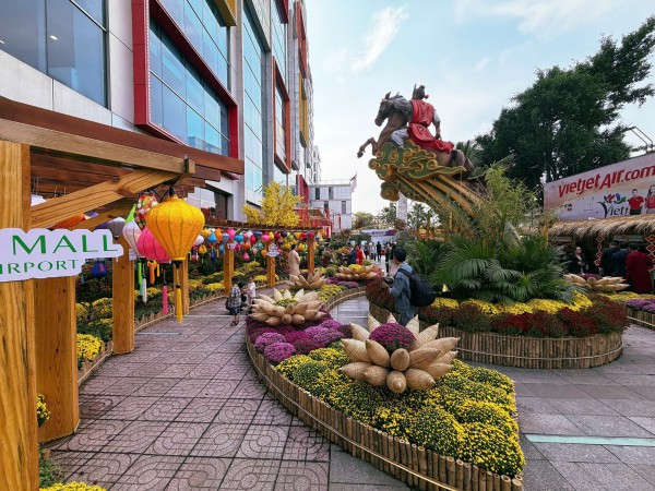 Phố xá rộn ràng đón tết