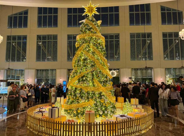 TP.HCM rộn ràng chuẩn bị mùa lễ hội cuối năm