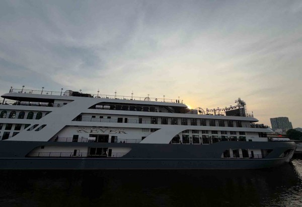 TP.HCM rộn ràng chuẩn bị mùa lễ hội cuối năm