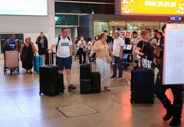 Việt Nam nên miễn visa cho khách nào? Việt Nam nên miễn visa cho khách nào?