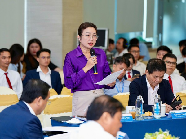 Việt Nam nên miễn visa cho khách nào? Việt Nam nên miễn visa cho khách nào?