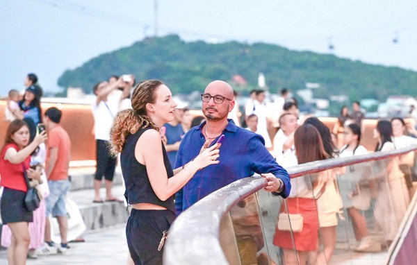 Việt Nam ngày càng thu hút khách ngoại