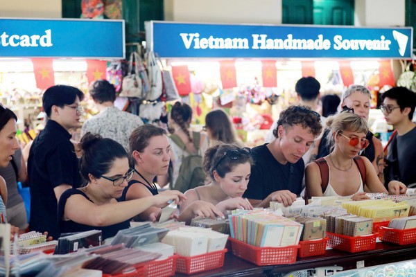 Việt Nam ngày càng thu hút khách ngoại