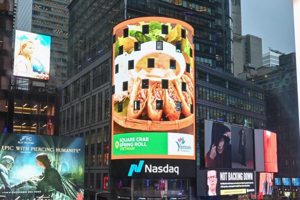 Xích lô, phố cổ, bánh xèo… Việt Nam xuất hiện ở Mỹ trên Quảng trường Thời Đại