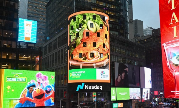 Xích lô, phố cổ, bánh xèo… Việt Nam xuất hiện ở Mỹ trên Quảng trường Thời Đại