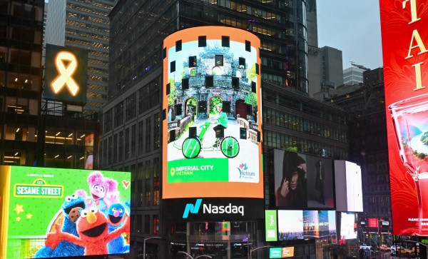 Xích lô, phố cổ, bánh xèo… Việt Nam xuất hiện ở Mỹ trên Quảng trường Thời Đại