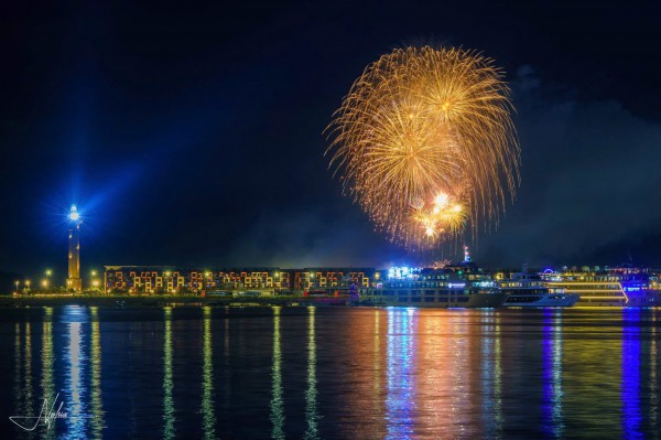 ”Đại tiệc pháo hoa” bên vịnh Hạ Long mỗi cuối tuần ”Đại tiệc pháo hoa” bên vịnh Hạ Long mỗi cuối tuần
