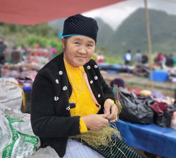 Độc đáo chợ lùi Sà Phìn giữa cao nguyên đá