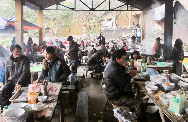 Độc đáo chợ lùi Sà Phìn giữa cao nguyên đá