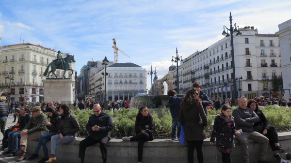 Đức, Tây Ban Nha dừng cấp visa với hộ chiếu mẫu mới: Tour châu Âu ra sao?