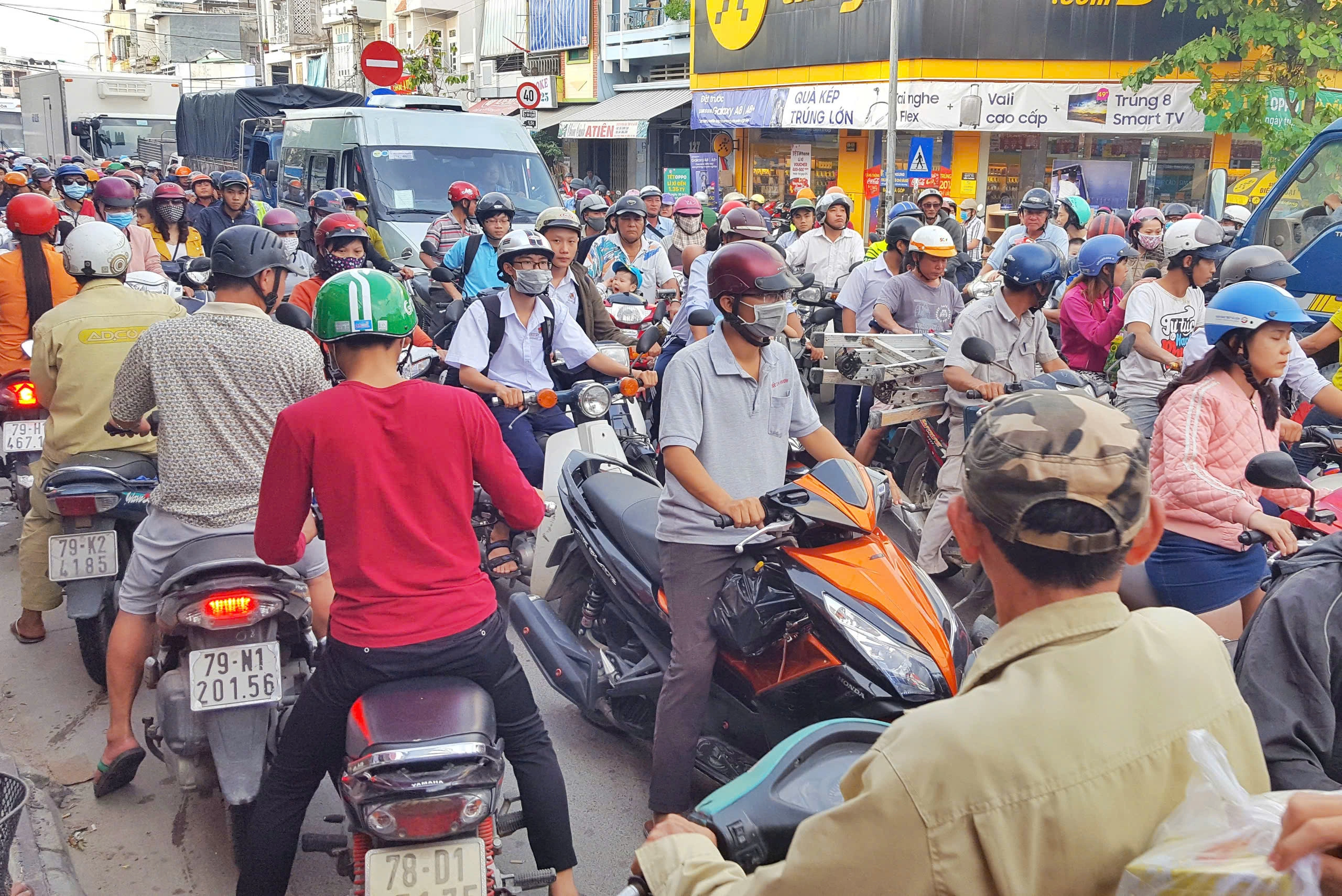 Ùn tắc giao thông tại Nha Trang Ùn tắc giao thông tại Nha Trang