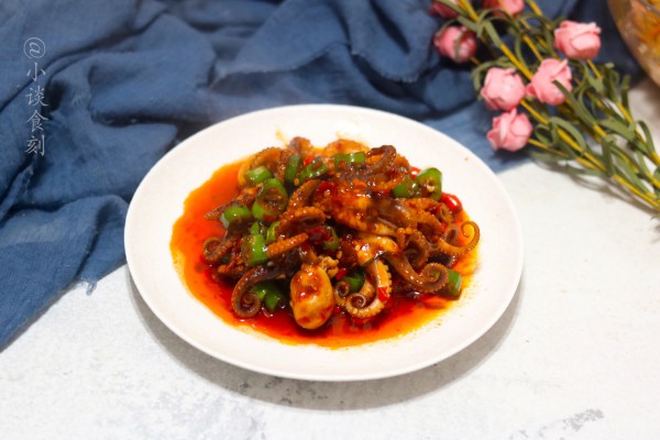 Bạch tuộc chế biến theo kiểu này ngon sần sật, cực tốn mồi