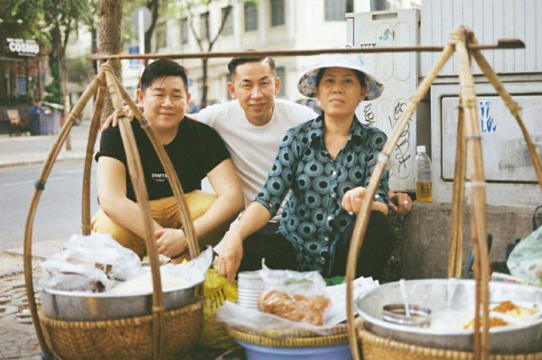 Bàn ghế nhựa, cơm tấm và một góc TP.HCM ở Berlin