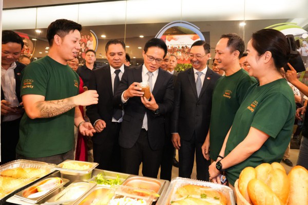 Bánh mì Việt vào khách sạn 4 sao ở Singapore