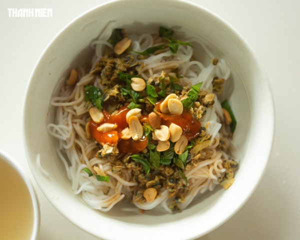 Bún hến Mai Xá: Món ngon Quảng Trị nổi tiếng vì cách trộn khác lạ