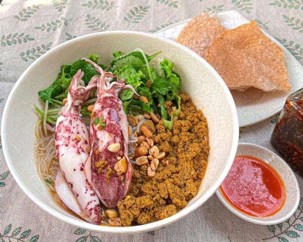 Bún rạm Phù Mỹ ở TP.HCM: 3 lần đổi mặt bằng, khách xứ Nẫu vẫn tìm vào hẻm